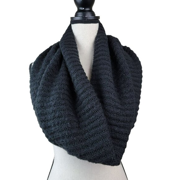 H&M Accessories - H&M Divided Black Infinity Sweater Scarf 36x25 Lightweight Soft Ribbed Knit